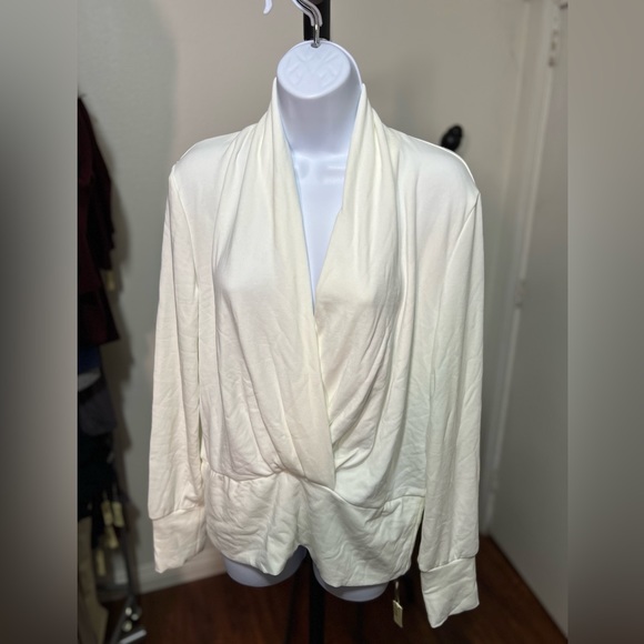 OGL Eco-Mousse®2.0 Surplice Tuckable Top - Picture 2 of 5